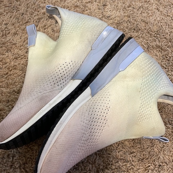 J/Slides gradient pastel tennis shoes, size 9 - Picture 7 of 13